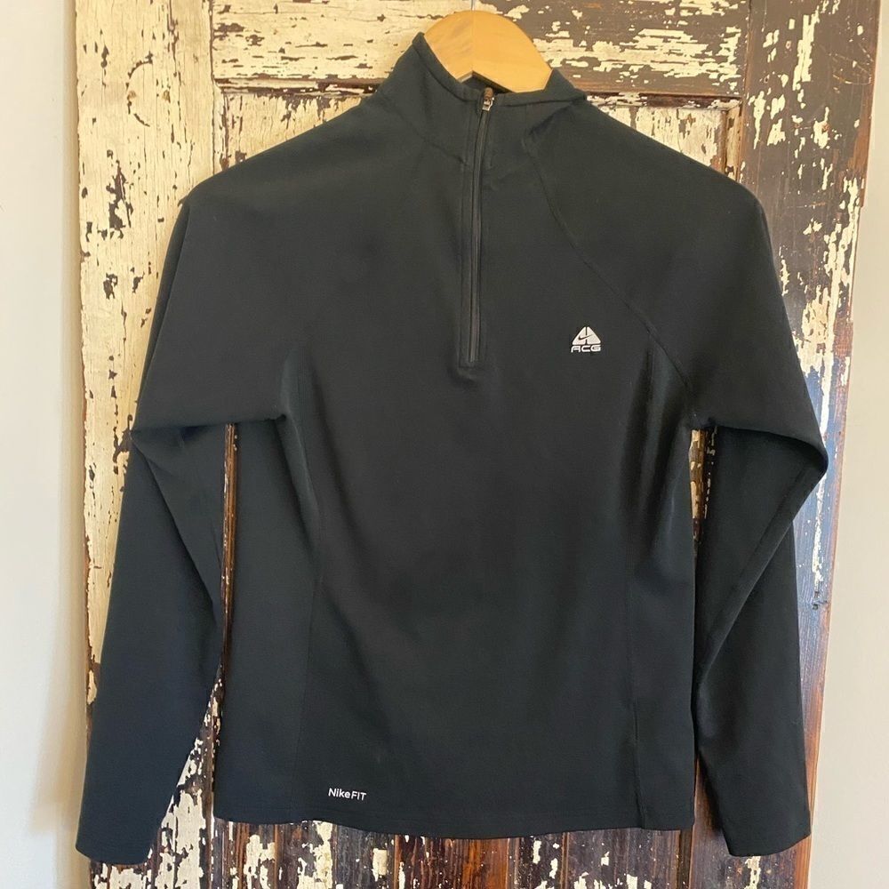 EUC Nike ACG Nike Fit Dry. Size XS.